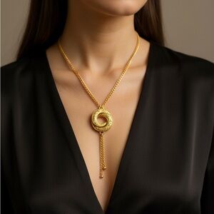 The Algerian love knot
Isn’t just a necklace,it’s a love promise